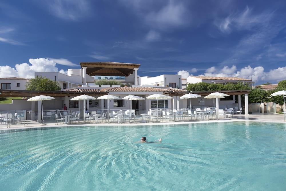 Grande Baia Resort&Spa San Teodoro  Exteriör bild