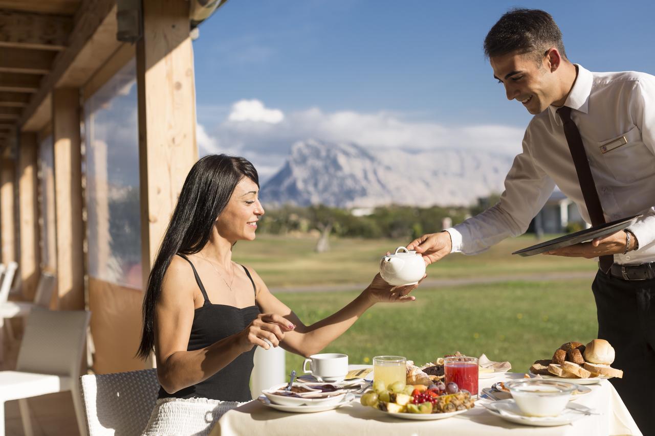 Grande Baia Resort&Spa San Teodoro  Exteriör bild